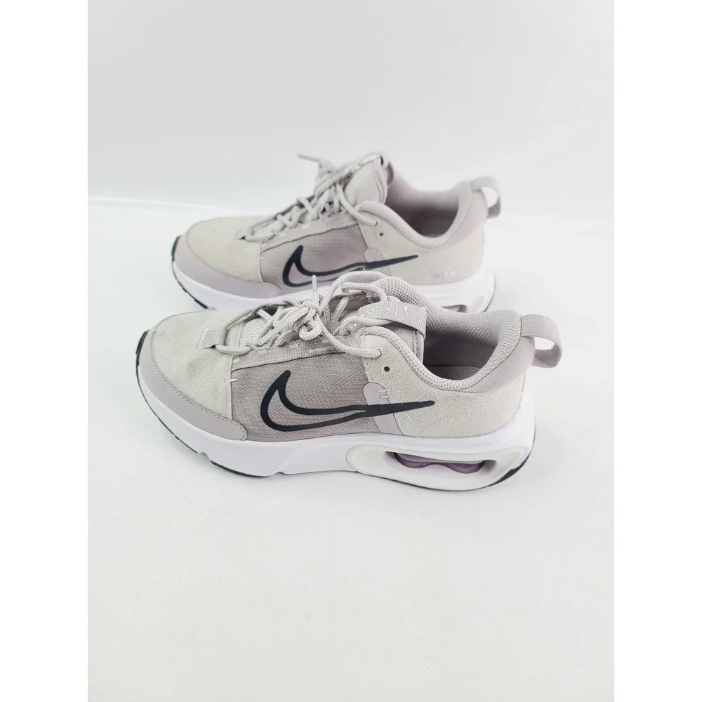 Nike‎ Air Athletic Sneakers Women's Size 7 Grey/Purple Color.